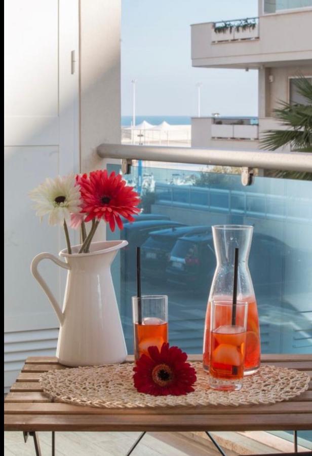 Nilu In Citta - Nuovo Appartamento Con Vista Mare Monopoli Bagian luar foto