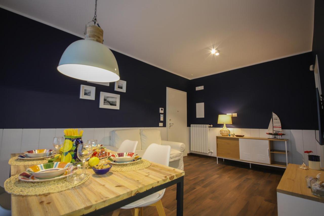 Nilu In Citta - Nuovo Appartamento Con Vista Mare Monopoli Bagian luar foto