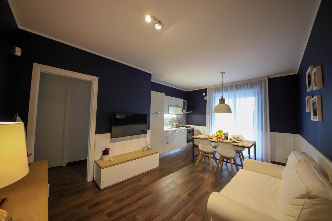 Nilu In Citta - Nuovo Appartamento Con Vista Mare Monopoli Bagian luar foto