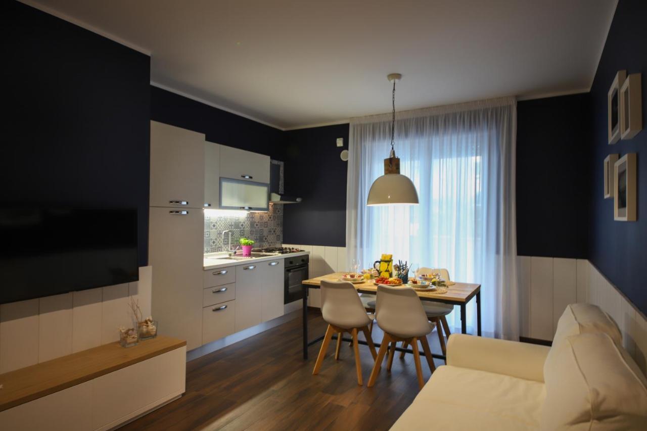 Nilu In Citta - Nuovo Appartamento Con Vista Mare Monopoli Bagian luar foto